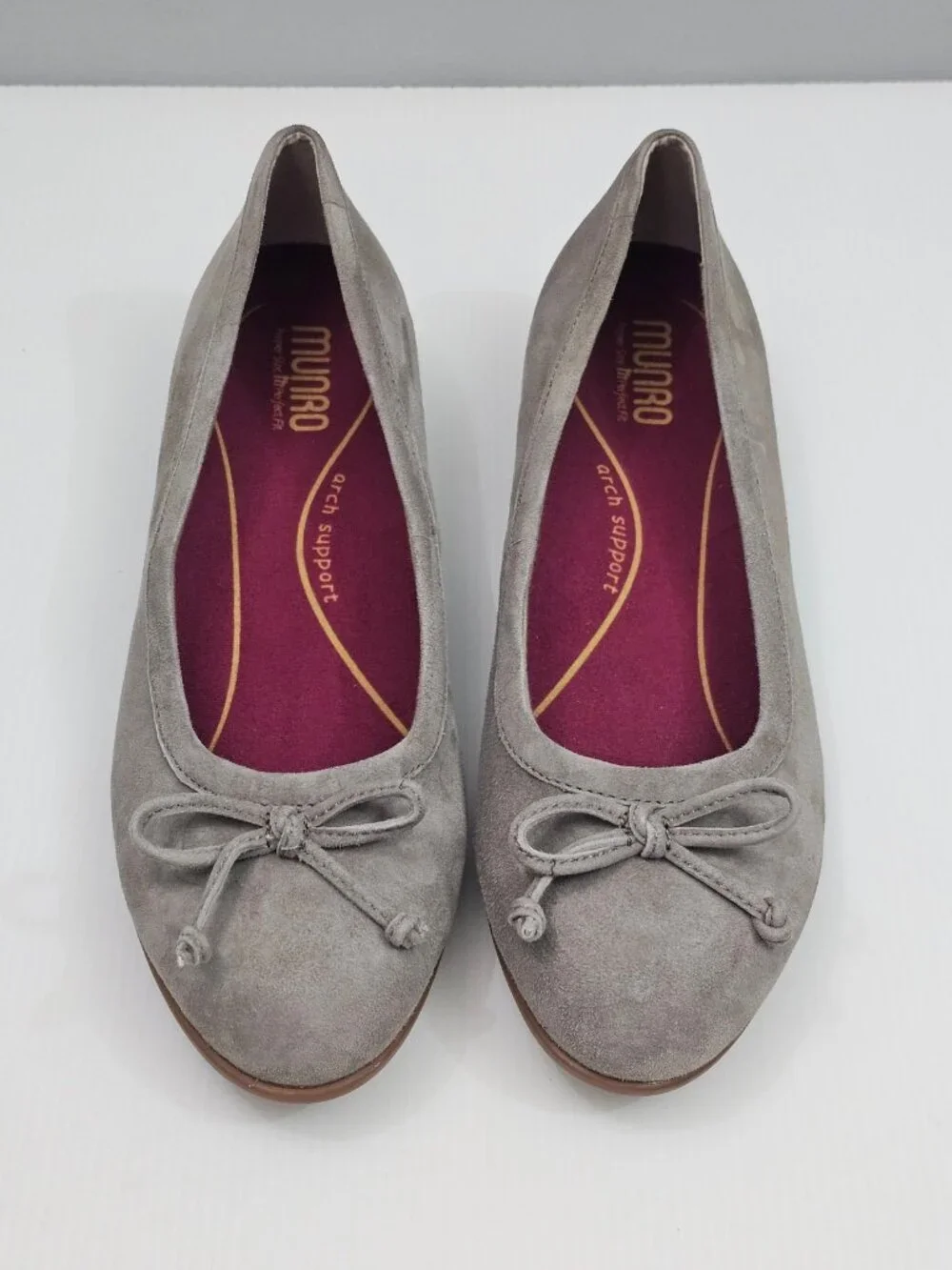 Munro Joslynn Bow Ballet Flat Womens 8.5 WIDE WIDTH Taupe Suede Casual Comfort